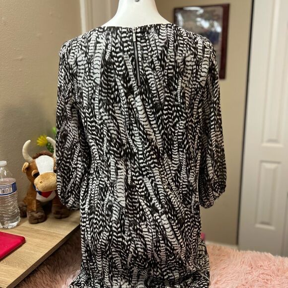 Dress - Picture 3 of 8